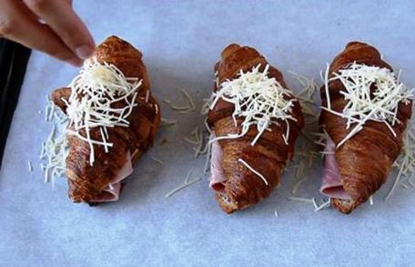 Croissante cu șuncă