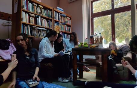 Maratonul de citit - O zi între pagini de carte la Biblioteca Dorohoi