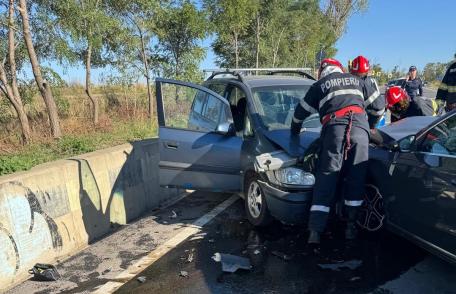 Două persoane rănite în urma unui accident rutier cu trei mașini la Bălușeni