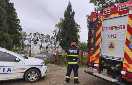 Bărbat salvat de pompieri după ce un mal de pământ s-a prăbușit peste el în comuna Hudești