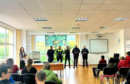 Polițiștii din Hlipiceni le-au vorbit copiilor despre siguranță