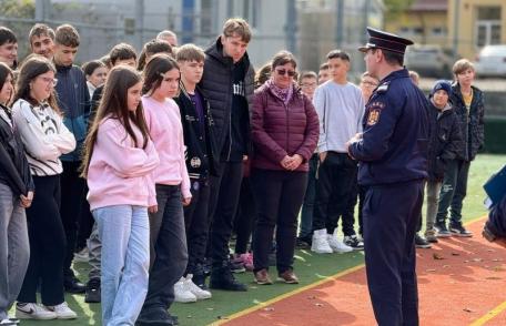 13 octombrie – Ziua Internațională pentru Reducerea Riscului Dezastrelor Naturale: „Copii protejați, comunitate mai sigură” – ISU Botoșani, alături de