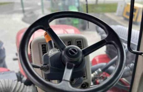 S-a urcat la volanul unui utilaj agricol cu 1,12 mg/l alcool pur în aerul expirat