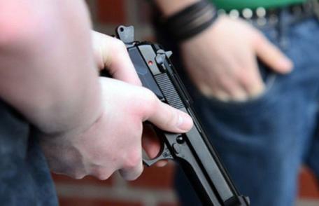 Peste 30 de deținătorii de arme verificați de polițiști 