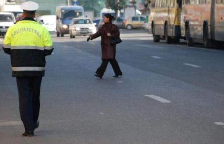 Pietonii din Darabani, luați în vizor de polițiști! N-au scăpat nici șoferii. S-au împărțit amenzi de peste 4000 lei
