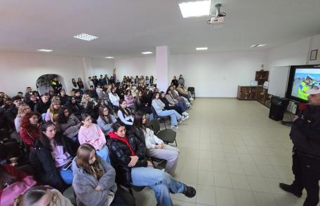 Activitate rutieră la Liceul „Regina Maria” din Dorohoi, în parteneriat cu Poliția Rutieră