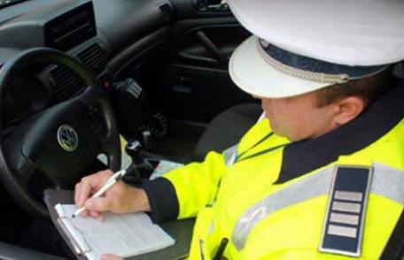 Dosar penal pentru conducerea unui vehicul cu permisul suspendat