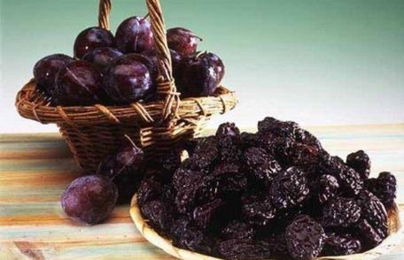 Prunele uscate, o adevărată sursă de energie