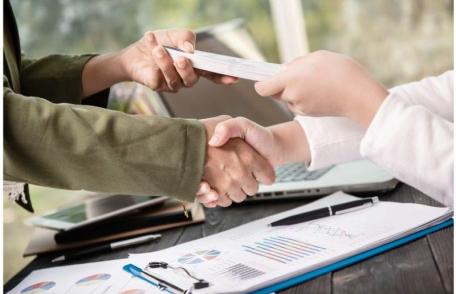Credit contractat la îndemnul autorului – prejudiciu de 78.000 de lei recuperat integral de polițiștii botoșăneni