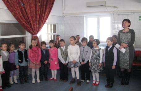 Grădiniţa Nr.6 Dorohoi alături de bătrânii de la Centrul de Îngrijire şi Asistenţă Socială Dorohoi