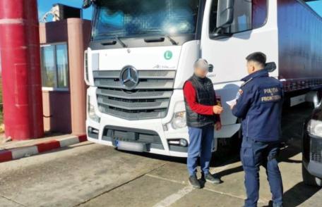 Autocamion fără drept de circulație pe teritoriul României, depistat la Stânca
