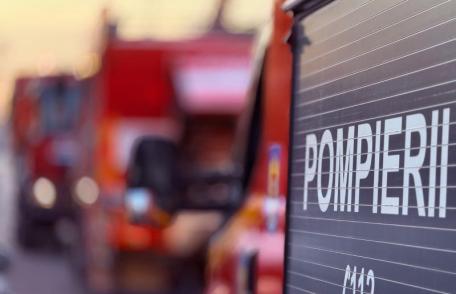 Anexă și acoperișul unei case cuprinse de flăcări la Darabani