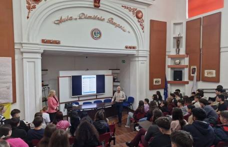 Elevii Colegiului Național „Grigore Ghica” Dorohoi învață cum să-și mențină sănătatea fizică și cea financiară!