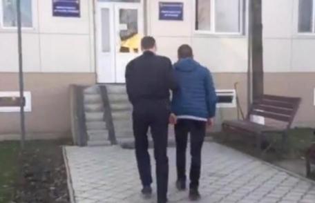 Tânăr reținut pentru mai multe furturi