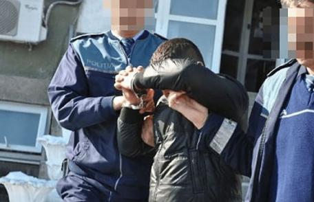 Tânăr arestat preventiv după ce a furat 1.000 de euro din buzunarul unui bărbat de 61 de ani