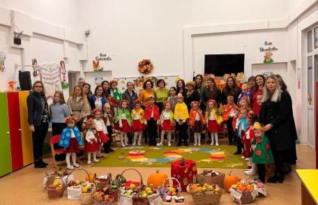 „Speranță în culori de toamnă” - preșcolarii Grădiniței cu P.P. Nr. 6 Dorohoi au pictat zâmbete pe chipul persoanelor adulte cu dizabilități din Doroh