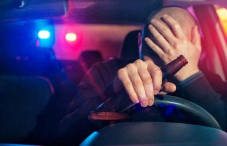 Șofer prins băut la volan deși avea permisul reținut pentru conducere sub influența alcoolului