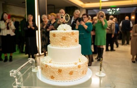 126 de cupluri sărbătorite la Dorohoi în cadrul „Nunții de Aur”. O comunitate întreagă a aplaudat 50 de ani de căsnicie