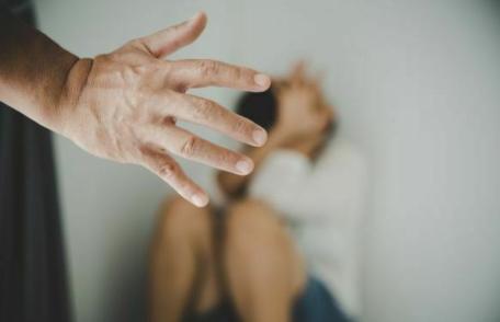 Patru persoane reținute pentru infracțiunea de lovire sau alte violențe 