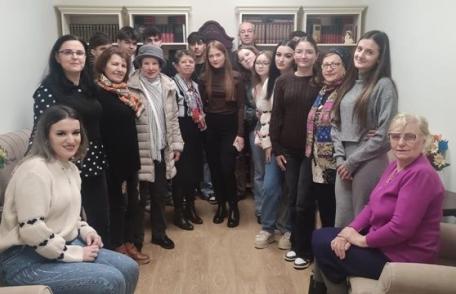 Generațiile se întâlnesc la Dorohoi: elevii de la Regina Maria, ambasadori ai zâmbetelor la Centrul de Zi pentru Persoane Vârstnice