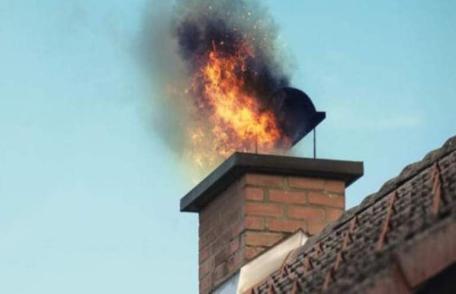 ATENȚIE! Un coș de fum neîngrijit poate pune în pericol întreaga locuință! De la acoperiș până la bunurile din interior