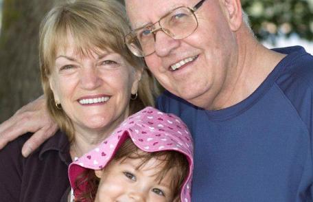 Propunere. Concediu de creştere a copilului, pentru bunicii activi