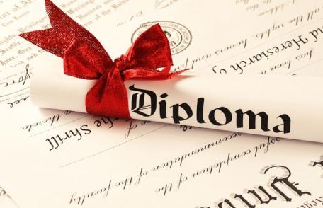 Ministerul Educaţiei, despre absolvenţii de la Spiru Haret: „Toţi studenţii vor primi diplomele”