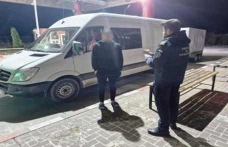 Vehicul cu document fals descoperit la PTF Stânca