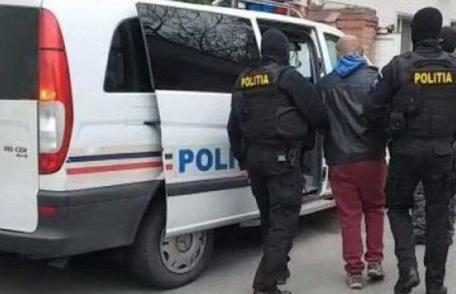 Mandat de executare a pedepsei cu închisoarea pus în aplicare de polițiști