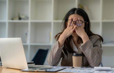 Greșeli de dimineață care îți distrug energia zilnică