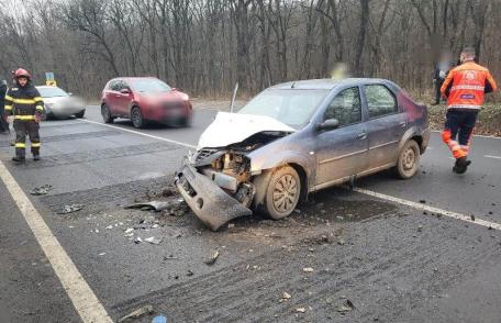 Cinci persoane au primit îngrijiri medicale în urma unui accident rutier - FOTO