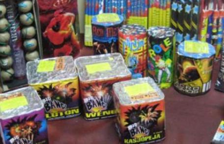 Peste 200 de articole pirotehnice ridicate de polițiști