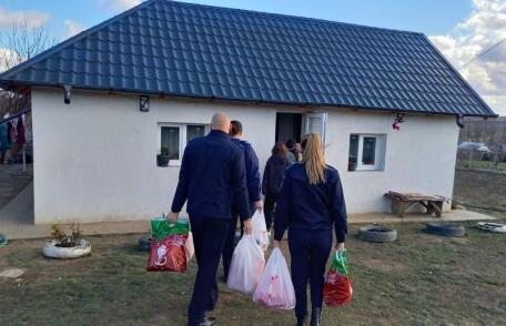 Jandarmii botoșăneni au dăruit cadouri în prag de An Nou