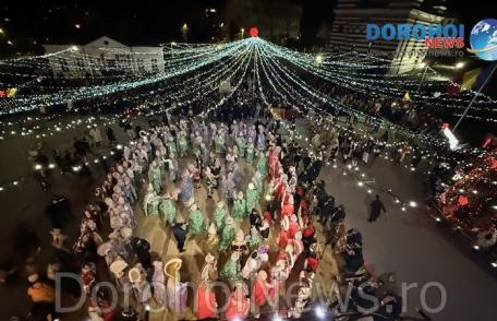Festivalul Datinilor și Obiceiurilor de Iarnă 2025 a adus tradiția în centrul municipiului Dorohoi – partea a II-a