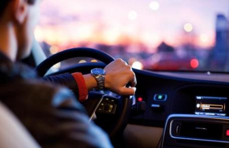 Depistat la volan, deși avea permisul suspendat