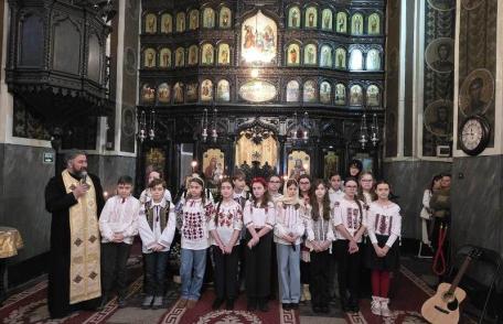 Poetul Mihai Eminescu, omagiat la Catedrala Municipiului Dorohoi prin glasuri de copii - FOTO