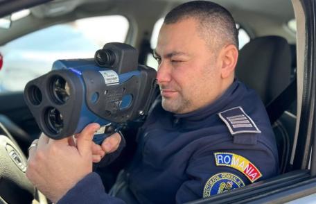 Vitezomanii au căzut în capcana polițiștilor! 2 permise de conducere reținute și 19 amenzi pentru depășirea vitezei legale