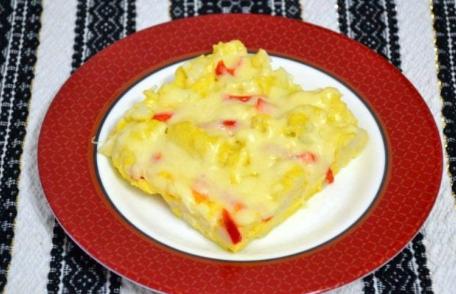 Frittata cu ardei, dovlecel și paste