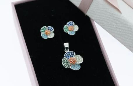 Fest Dorohoi: Încrederea de sine se câștigă și prin imagine. O bijuterie ar putea fi un prim pas