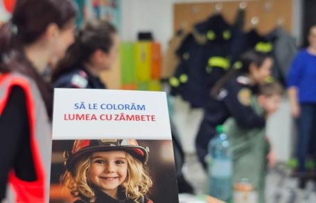Lecții de siguranță: pompierii botoșăneni, alături de copiii cu dizabilități