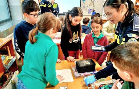 Tainele profesiei de polițist – împărtășite cu copiii Școlii Gimnaziale nr.12 