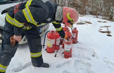 Incendiu la Dersca. Bunurile dintr-o bucătărie cuprinse de flăcări