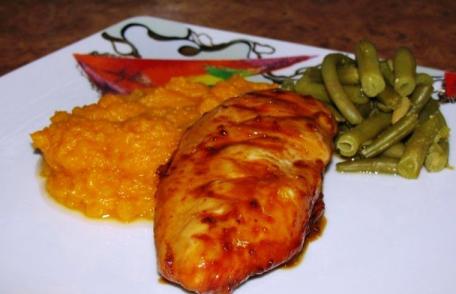 Pui cu ghimbir și piure de cartofi dulci