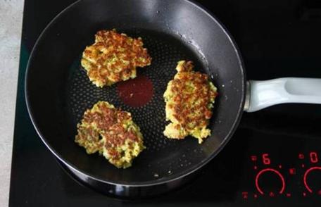 Chifteluțe din broccoli și conopidă