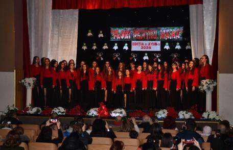 Acorduri de muzică folk și muzică ușoară în cadrul spectacolului „Flori pentru mama” 2026