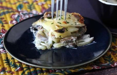 Cartofi gratinați cu ciuperci