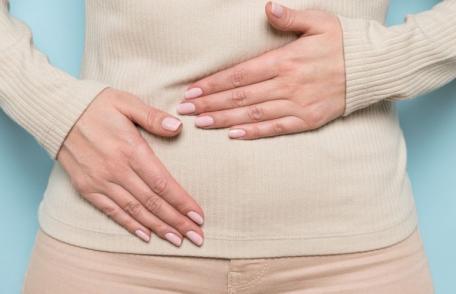 Cele mai bune băuturi care te scapă de balonare