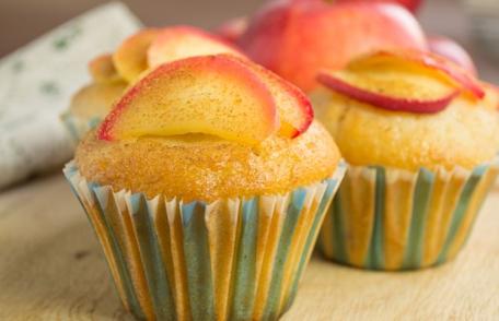 Brioșe cu mere și scorțișoară