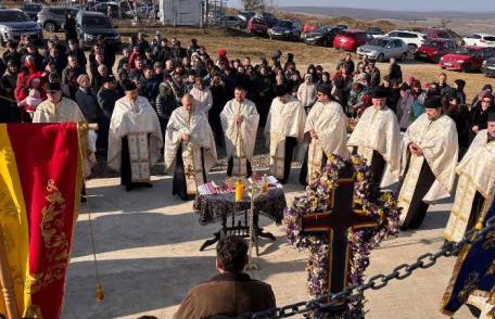 Ibănești: Taina Sfântului Maslu-Biserica și comunitatea unite în rugăciune! - FOTO