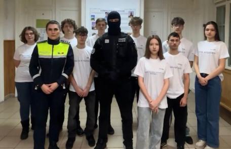 Tinerii informați aleg corect. Activitate a polițiștilor botoșăneni